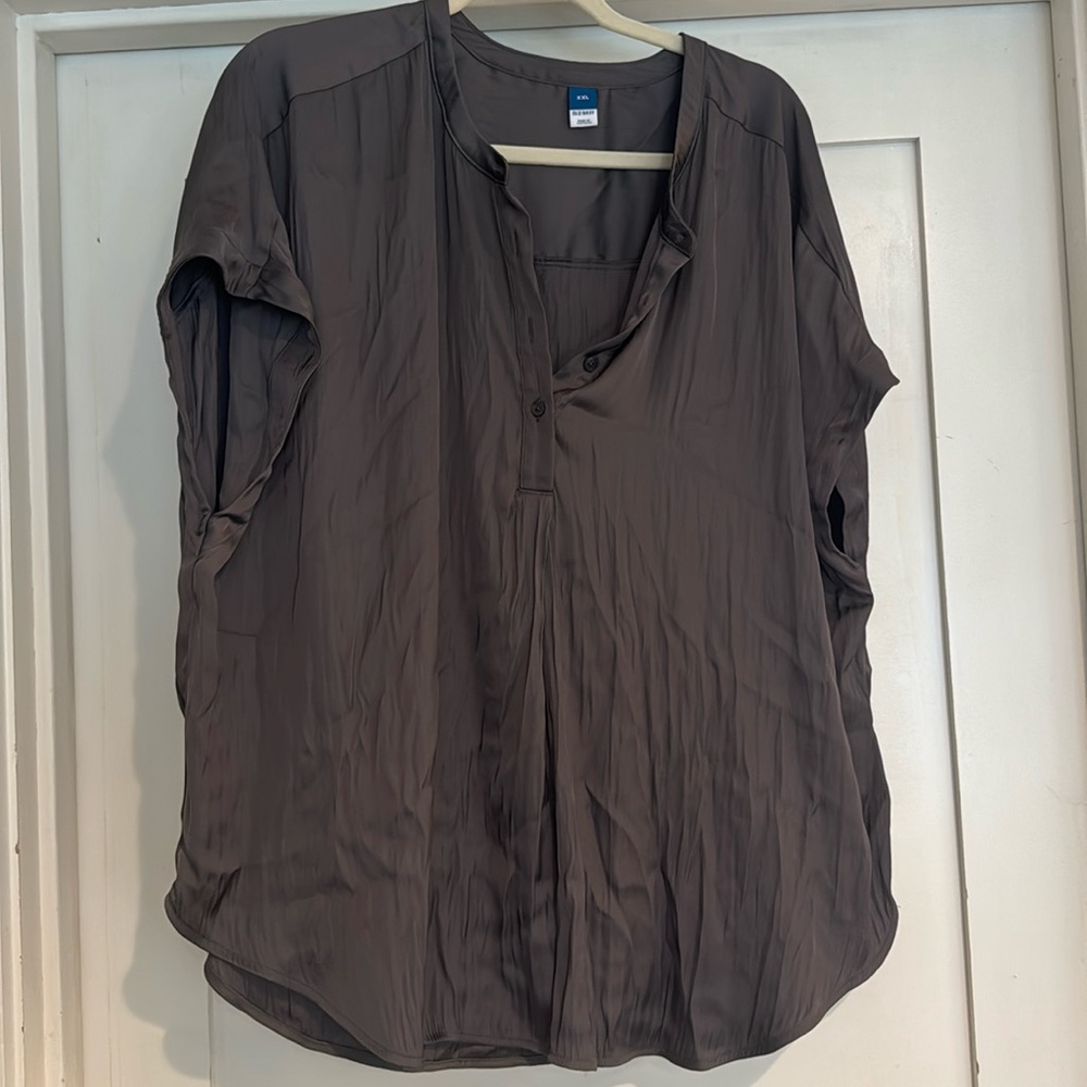 Old navy flowy top